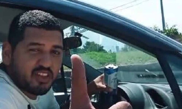 Se hizo viral al chocar contra un árbol y ahora aparece manejando con cerveza en la mano – Prensa 5