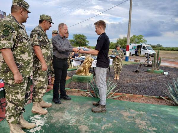 Jóvenes del Chaco también se presentaron este jueves como aspirantes al CIMEFOR en Mcal. Estigarribia