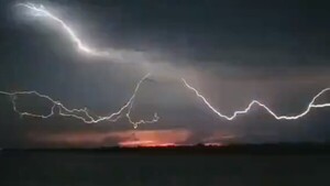 Meteorología anuncia tarde con lluvias y tormentas eléctricas en ocho departamentos