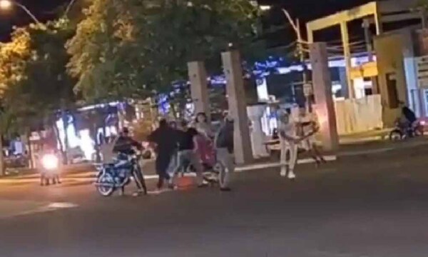 Pelea entre jóvenes en plena avenida marca el inicio del año en Concepción – Prensa 5