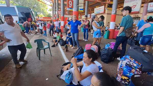Operativo Retorno genera alta demanda de pasajeros en terminal de Coronel Oviedo