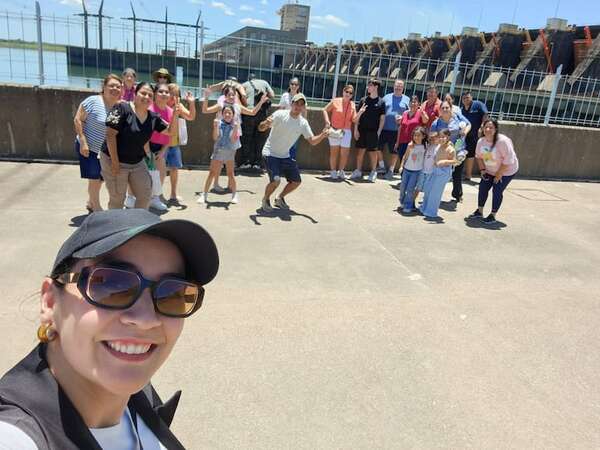Creció 12,95% la cantidad de visitas turísticas a la hidroeléctrica Yacyretá - Economía - ABC Color
