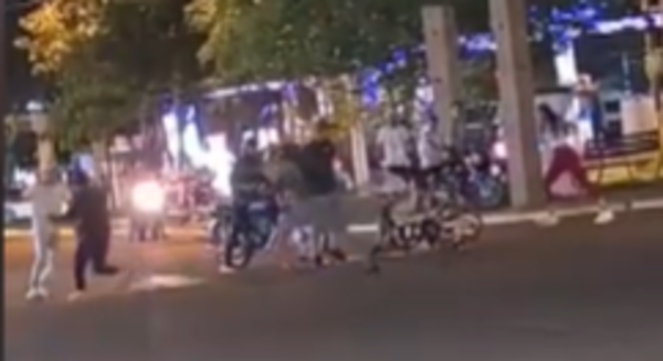 Año Nuevo con descontrol: jóvenes protagonizan peleas - SNT
