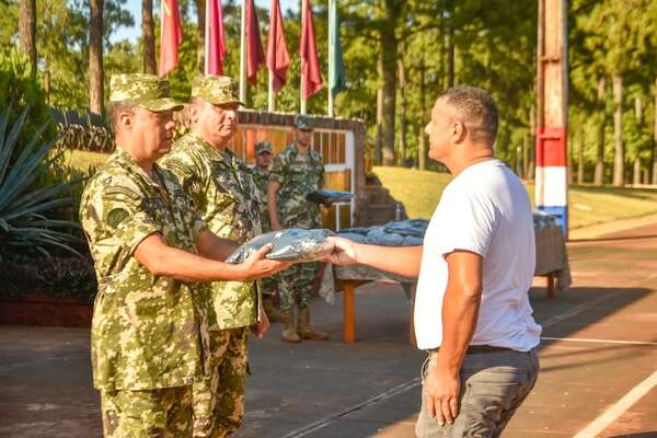 Sendas ceremonias en el Comisoe y Base Naval para recibir a cimeforistas - Nacionales - ABC Color