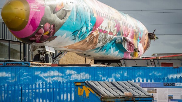 Un jet privado que "pudo ser de Pablo Escobar" se convierte en Airbnb de lujo en Bristol