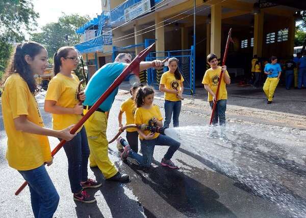Bomberos de Sajonia invitan a colonia de vacaciones en el cuartel - Nacionales - ABC Color