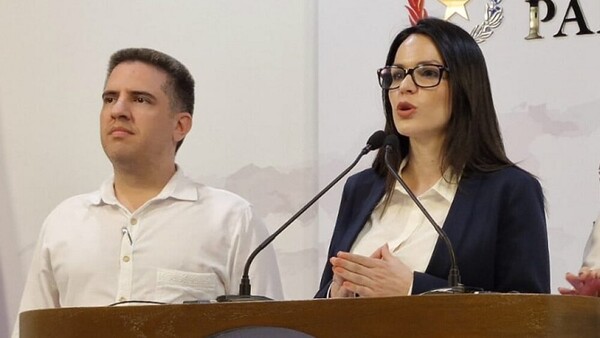 Gobierno enfrenta primera crisis del 2025