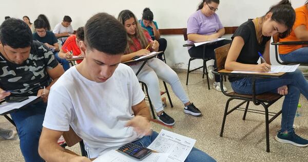 Diario HOY | Último día para postularse a 5.000 becas de estudios superiores