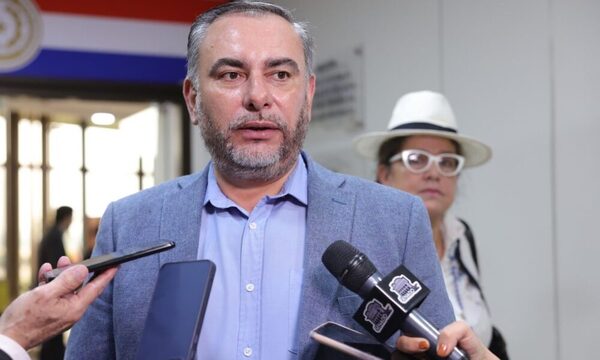 Senador propone destinar parte de los impuestos inmobiliarios a la salud pública