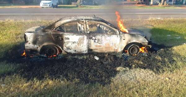 Diario HOY | Automóvil arde en llamas tras sufrir falla mecánica en Guairá