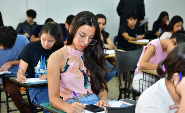 Hoy cierra el periodo de postulación a becas del Gobierno