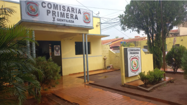 Simularon ser compradores y rajaron con el auto de la dueña