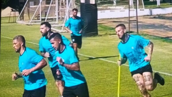 El Pipa Benedetto se entrena en Olimpia