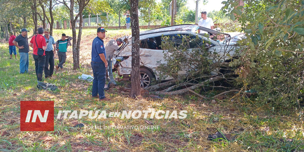 CAMIONETA VUELCA EN LA RUTA PY06 CERCA DEL ARROYO PIRAPEY - Itapúa Noticias