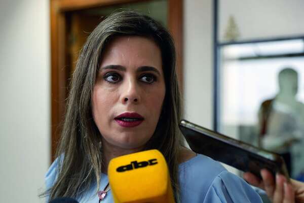 AUDIO: Asesinato de Correa Galeano: Silencio de Santiago Peña “no es extraño”, según Kattya González - Ancho Perfil - ABC Color