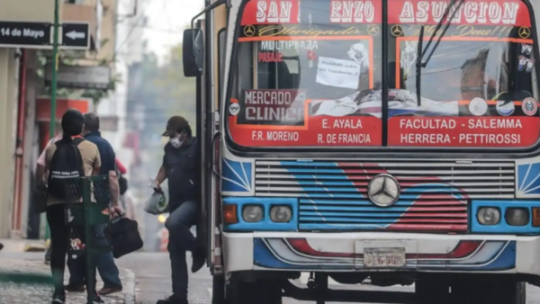 Buses podrán circular con hasta 10 personas paradas