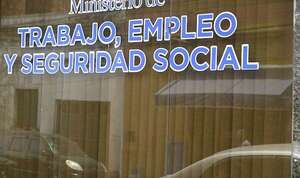Crisis de cobertura en pensiones: más de la mitad de la población activa está excluida - Economía - ABC Color