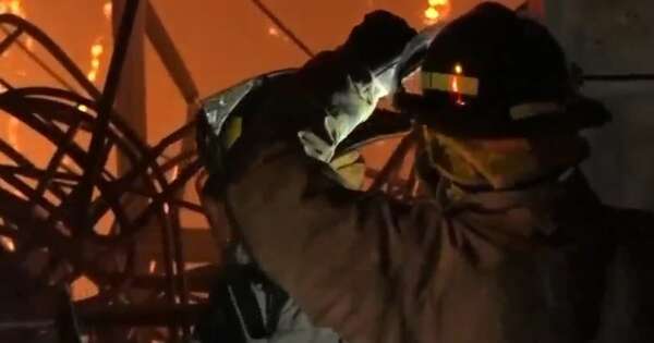 Diario HOY | Incendio consumió el 100 % de una mueblería en Lambaré