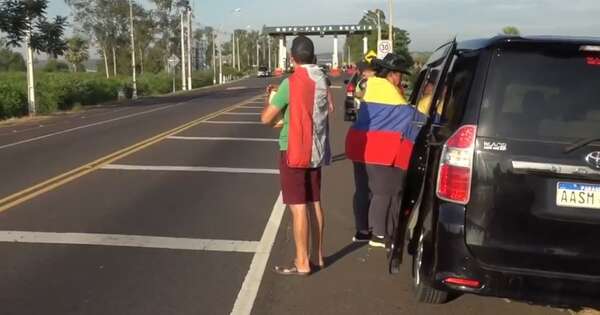 Diario HOY | Pobladores protestan contra suba del peaje en Ecovía