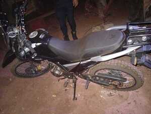 RECUPERAN MOTOCICLETA HURTADA EN LA JURISDICCIÓN DE YATYTAY - Itapúa Noticias