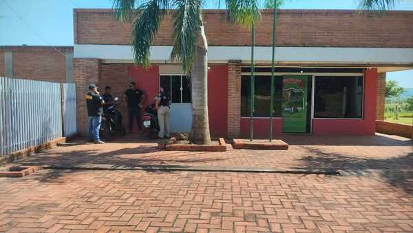 Allanan Municipalidad de Ybyrarobaná e incautan elementos de interés para la causa - 1000 Noticias