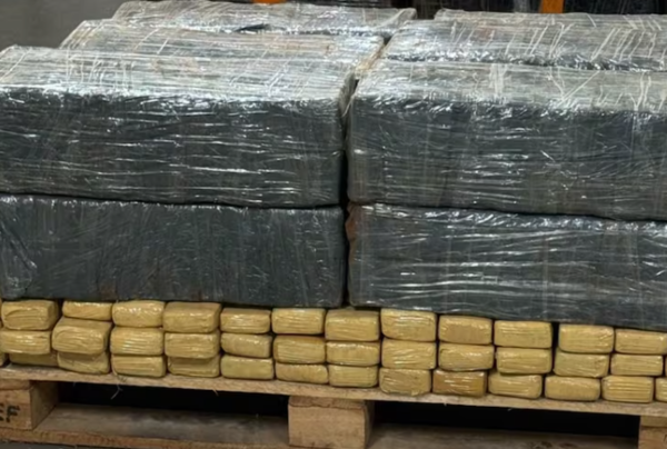 Interceptan camión paraguayo con más de 300 kilos de marihuana en el Puente de la Amistad