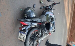Conductor de moto Bolt muere tras chocar contra un camión 