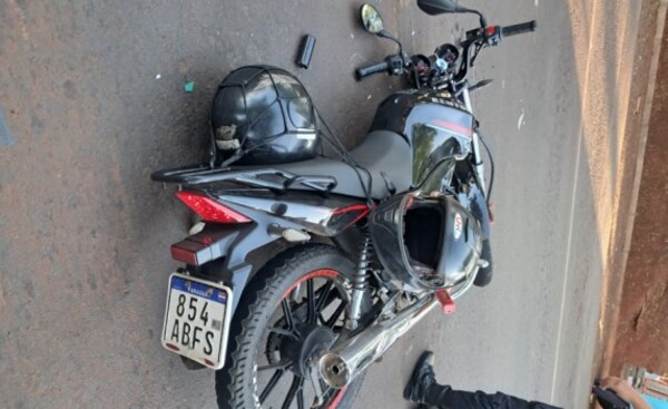 Conductor de moto Bolt muere tras chocar contra un camión