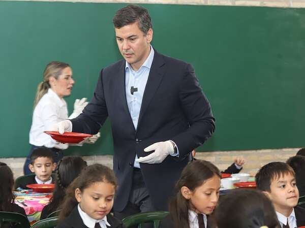 Hambre Cero: “logro” de Santi excluyó a estudiantes y generó mismos vicios de siempre - Nacionales - ABC Color