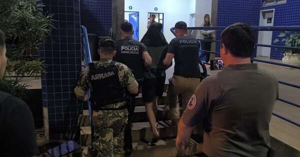 La Nación / Puente de la Amistad: expulsaron a un brasileño con dos órdenes de captura