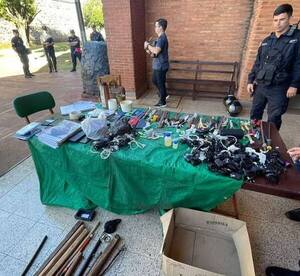 Incautan celulares utilizados para llamadas extorsivas en la cárcel de Encarnación - 1000 Noticias