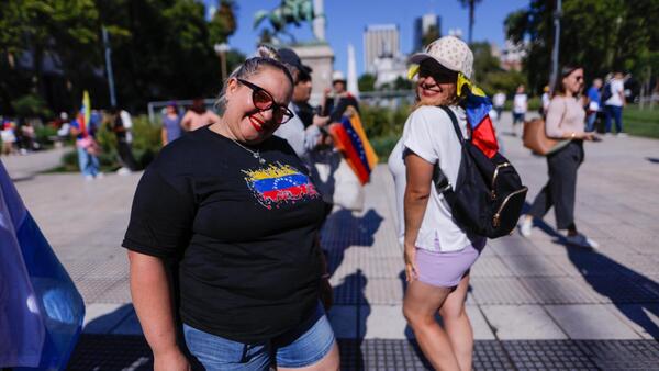 Cientos de venezolanos van a Plaza de Mayo de Buenos Aires para apoyar a González Urrutia