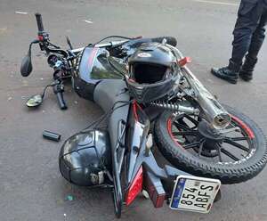 Joven motociclista muere tras chocar contra un camión de gran porte - ABC en el Este - ABC Color