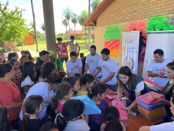 Banco de Juguetes llevó alegría a un centro de convivencia - Nacionales - ABC Color