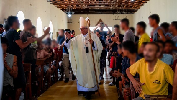 El cardenal, Adalberto Martínez, abrió el año jubilar en Tacumbu y habló de reforma penitenciaria