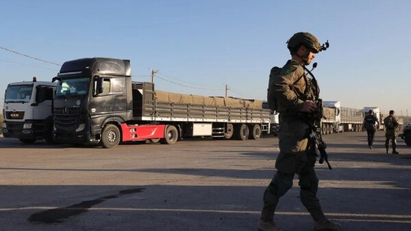 Ataques israelíes matan a 8 miembros de seguridad que custodiaban camiones humanitarios