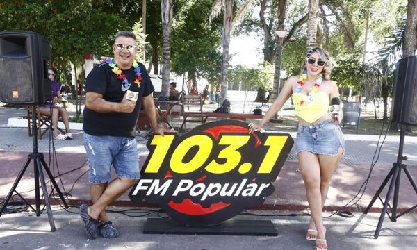 La Popu haciendo la previa de la “Fiesta Hawaiana” en Pilar