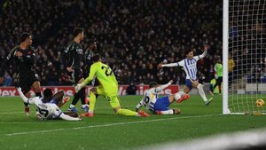 Versus / Sin Julio Enciso, el Brighton frenó al Arsenal