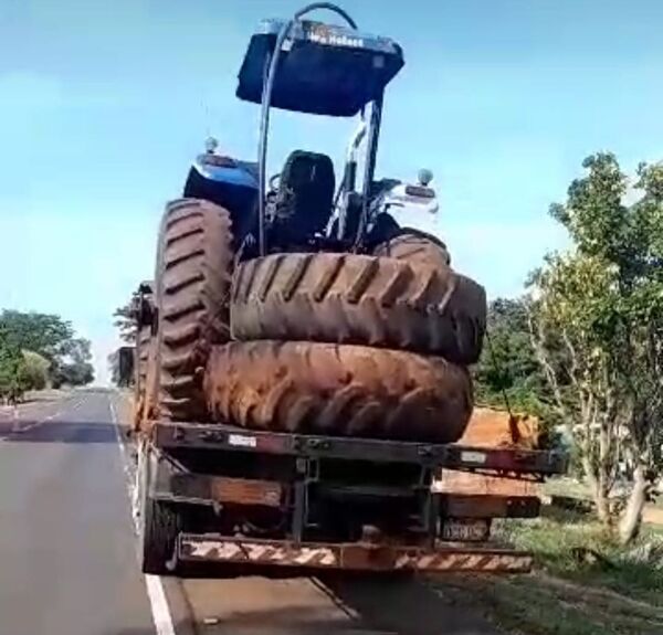 Incautan tractor de dudosa procedencia en Sapucái