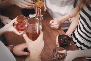 Esto es lo que debes hacer si quieres beber alcohol sin emborracharte - San Lorenzo Hoy