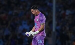 Versus / Belgrano comprará a Juan Espínola y Olimpia se frota las manos