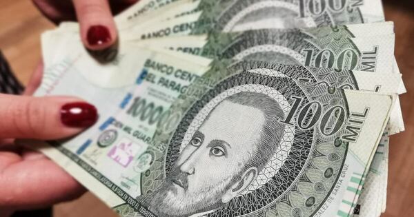 La Nación / El guaraní se convirtió en la moneda que menos fue depreciada en la región
