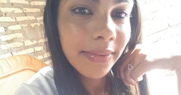 La Nación / Intento de feminicidio: la mujer que recibió 25 puñaladas lucha por su vida