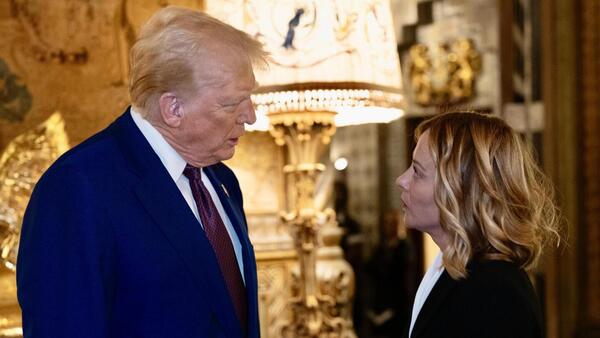 Visita sorpresa de la primera ministra italiana, Giorgia Meloni, a Donald Trump