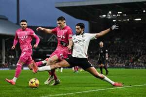 Raúl Jiménez y los penales salvan al Fulham - Fútbol Internacional - ABC Color