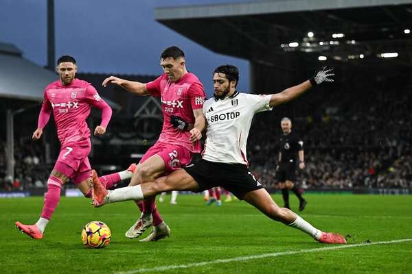 Raúl Jiménez y los penales salvan al Fulham - Fútbol Internacional - ABC Color