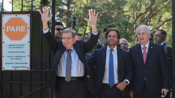 El jefe del Parlamento propone pedir el arresto de González Urrutia si ingresa a Venezuela