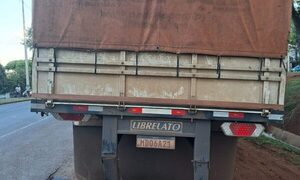 Camión en doble fila sobre ruta PY02 causa accidente que mata a un joven motociclista – Diario TNPRESS