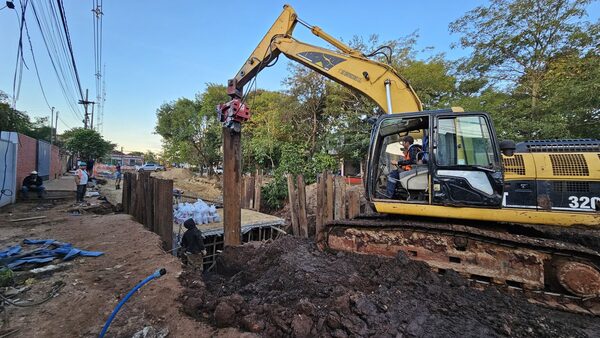 Avenida Eusebio Ayala vuelve a estar bloqueada por obras - ADN Digital