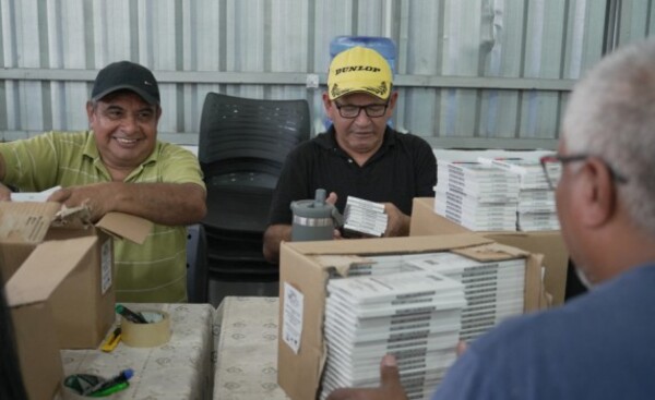 Organizaciones de padres controlarán calidad de kits escolares